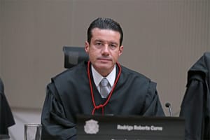 Decisão do TJMT assegura auxílio-acidente a motorista com sequela na coluna