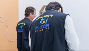 Clínica e espaço de eventos clandestino são interditados em "bairro dos vips" na capital