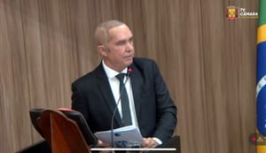 "Propósito inegociável": vice-prefeito de Várzea Grande renuncia após crise na gestão