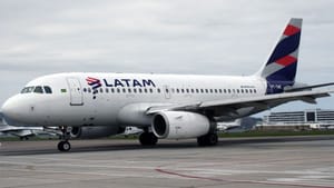 Latam terá que indenizar em R$ 8 mil criança de 1 ano impedida de embarcar após overbooking