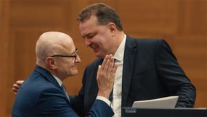 Max Russi empossa Pivetta e destaca "desenvolvimento do estado" na despedida de Mauro