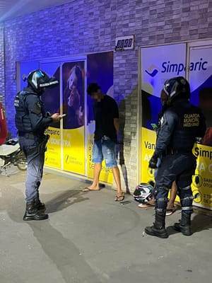 Fiscalização noturna fecha bares sem alvará e aborda mais de 100 pessoas em Várzea Grande