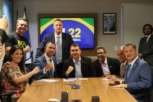 Coronel Assis troca União pelo PL e recebe aval de Flávio Bolsonaro: "Vagabundo não terá moleza"