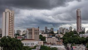 Defesa Civil de Cuiabá reforça cuidados após alerta de chuvas intensas para todo estado