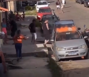 Traição antes do casamento termina em ataque com fogo e facão; veja vídeo