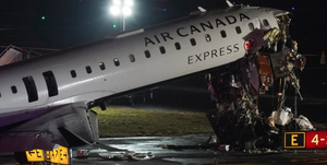 Avião da Air Canada bate em caminhão na pista e mata pilotos em NY; veja vídeo