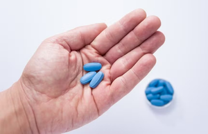 Homem passa mal e morre em motel após tomar 4 comprimidos de tadalafila e consumir álcool