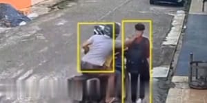 Estudante joga celular para longe e escapa de assalto em ação inesperada