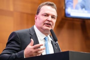 “Não entra ninguém”, dispara Max Russi sobre novas filiações no Podemos