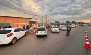 Operação prende seis motoristas por embriaguez ao volante, desobediência e porte ilegal de arma