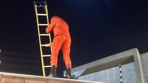 Idosa de 63 anos fica presa em fosso de luz e é resgatada por bombeiros em Primavera do Leste