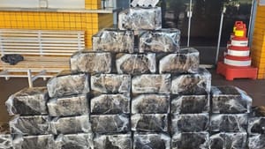 PRF intercepta em Goiás caminhão com mais de 350 quilos de cocaína vinda de Cuiabá