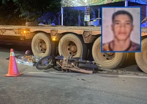 Jovem morre ao cair de moto e ser atropelado por caminhão em avenida de Várzea Grande