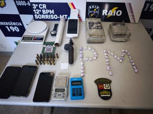 PMs prendem dupla por tráfico de drogas e porte ilegal de arma de fogo em Sorriso