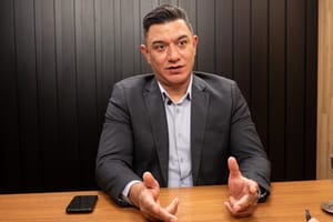 Negociações entre EUA e Irã expõem impactos econômicos, militares e geopolíticos globais