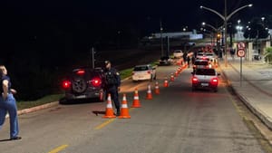 1ª Operação Lei Seca em Campo Verde termina com prisões, irregularidades e dezenas de veículos removidos