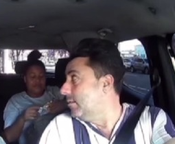 Motorista de app recusa cobrar diarista após ver que corrida levaria parte do salário; veja vídeo