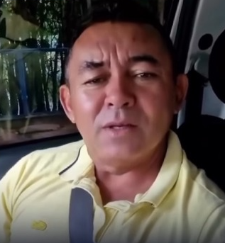 Homem viaja mais de 400 km para encontro e é rejeitado por aparência e tamanho; veja vídeo