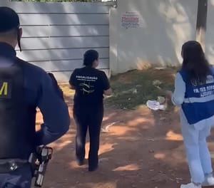 Polícia invade clínica terapêutica, resgata 70 mulheres e prende dois por cárcere privado em Goiás