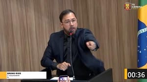 "Cala a boca!": sessão sai do controle em VG e vereadores trocam ataques no plenário