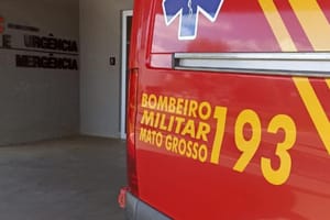 Bombeiros socorrem mulher após engasgo em residência em Poconé
