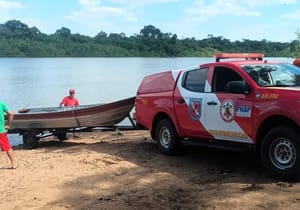 Bombeiros localizam corpo de idoso de 75 anos que se afogou no Rio Cuiabá
