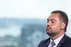 Polícia Federal faz busca e apreensão contra Cláudio Castro no Rio de Janeiro