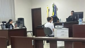 Homem é condenado a 29 anos por feminicídio em Paranatinga; julgamento durou mais de 15 horas