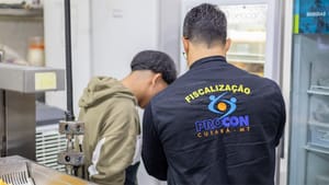 Fiscalização em casas noturnas de Cuiabá constata irregularidades e bebidas vencidas