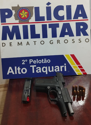 Homem é preso com pistola escondida em quarto de criança após denúncia de agressão em MT