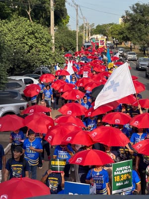 Servidores lotam ato pacífico em Cuiabá e cobram respeito, valorização e pagamento da RGA em MT
