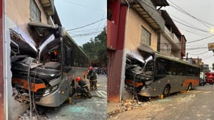 Ônibus perde controle, invade casa e deixa oito feridos na zona oeste de São Paulo