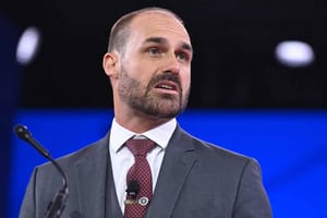 STF condena Eduardo Bolsonaro por coação no curso do processo e fixa pena de 4 anos e 2 meses