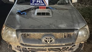 Homem que tentou matar vítima e fugiu roubando caminhonete é preso pela PM