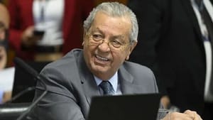 Jayme Campos declara apoio ao fim da escala 6×1 e vai defender votação no Senado