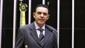 Deputado Juarez Costa é acusado de receber R$ 30 milhões e BMW de executivos da Aegea