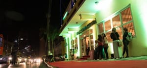Cine Teatro Cuiabá exibe jogo entre Brasil e Haiti com celebração da cultura migrante em MT