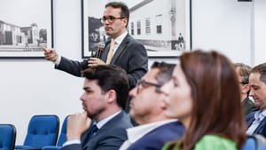 Promotor de Justiça do CE afirma que Instagram de políticos é laboratório eleitoral