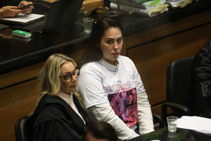 Monique Medeiros é solta após decisão judicial em caso do menino Henry Borel