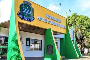 Servidor da prefeitura municipal de Sinop é denunciado por expor fotos de mulheres nuas