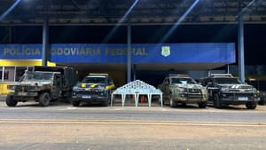 "Supermaconha" escondida em carreta de algodão é descoberta durante cerco na BR-070
