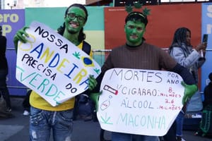 Paulista vira palco da Marcha da Maconha com protestos e debate sobre cannabis