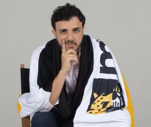 Pré-candidato Renan Santos viraliza com promessa de “iPhone para brasileiros” em eventual governo
