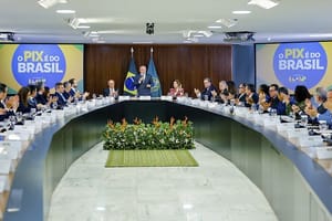 Em reunião ministerial, Lula defende soberania do Brasil e sequência de diálogo com os EUA