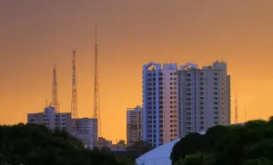 Semana começa com calor, mas frente fria vira o tempo na Baixada Cuiabana