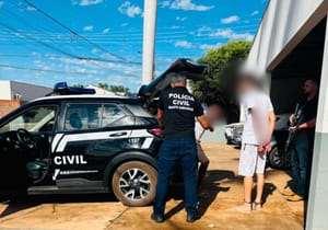 Polícia invade cativeiro, resgata quatro mulheres e prende cinco suspeitos; veja vídeo