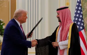 Trump avaliza acordo nuclear de 30 anos com a Arábia Saudita