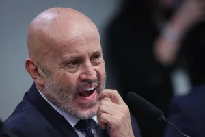 Ex-presidente do INSS e "Careca do INSS" são indiciados em investigação sobre fraudes contra aposentados