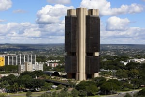 Governo autoriza concursos da Receita Federal e Banco Central; remuneração inicial de até R$ 21 mil
