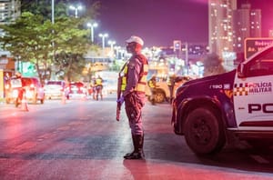 Operação Lei Seca na Avenida Carmindo de Campos termina com prisão de 7 motoristas